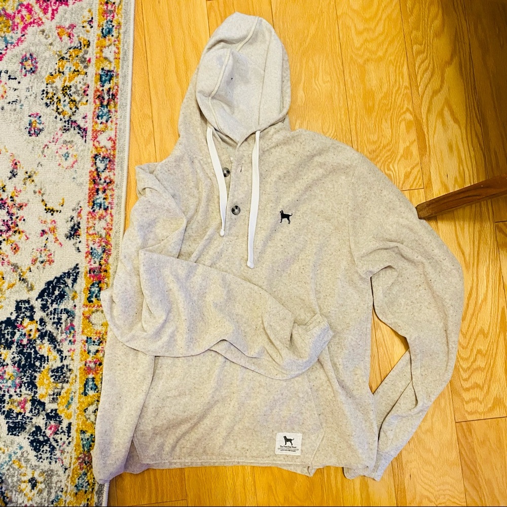 Hooded shirt